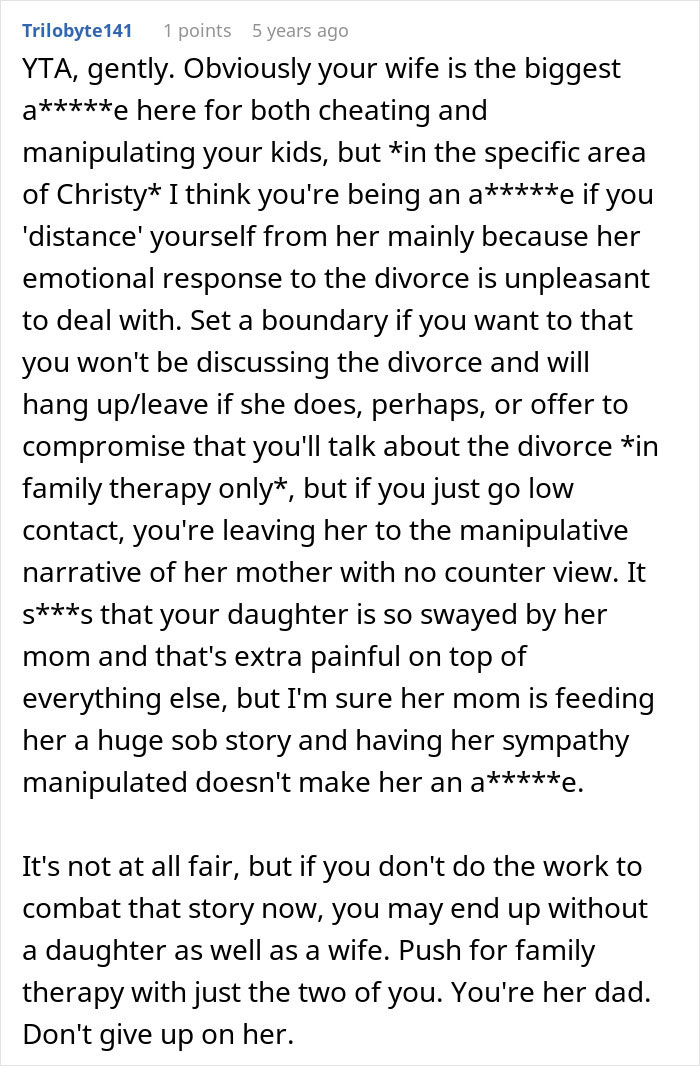 Comment discussing a dad feeling guilty for distancing himself from daughter during a messy divorce, suggesting family therapy.