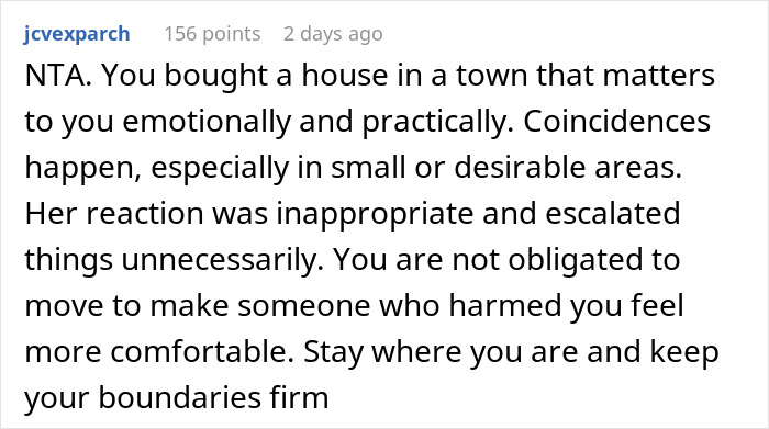 Screenshot of a comment discussing a man who accidentally moves next door to a former friend and her emotional reaction.