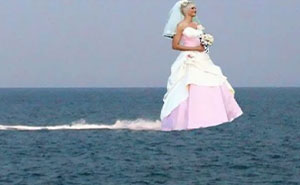 32 Wedding Photos So Cringeworthy They Broke The Internet