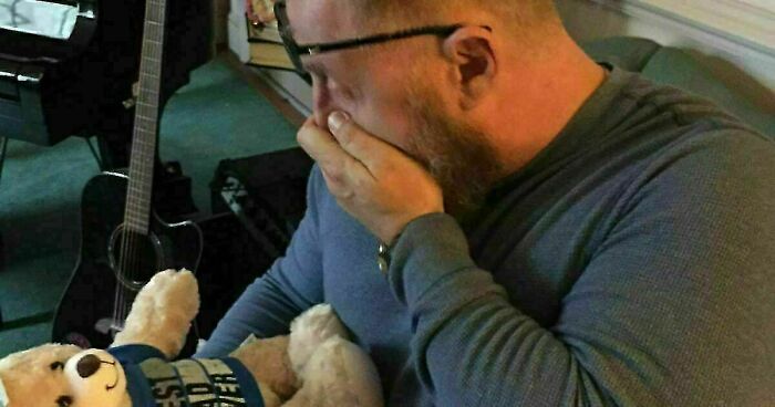 A Dad Heard His Late Son’s Heartbeat Inside A Teddy Bear, Then Met The Man Who Carries It Today