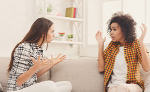 Woman Fabricates Evidence Of Cheating To Convince Friend To Dump Boyfriend, Plan Backfires