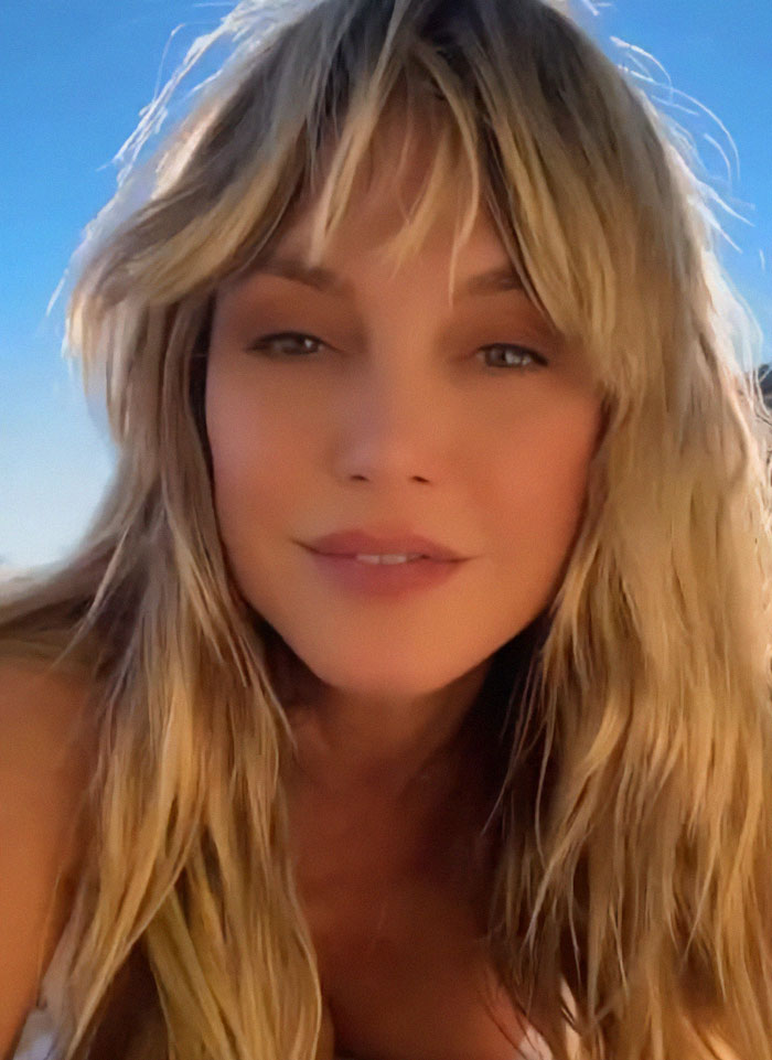 &ldquo;Lost Her Top&rdquo;: Heidi Klum, 52, Bared It All Again After Explaining A &ldquo;Strategic&rdquo; Beach Decision