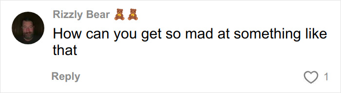 Comment on an article about steroids, showing a user questioning the anger displayed in a bodybuilder flight incident.