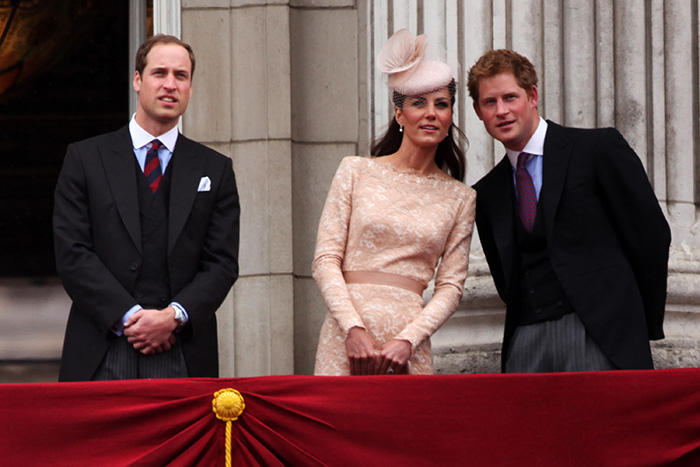 Kate Middleton’s ‘Inappropriate’ Look At Prince Harry In Resurfaced Video Fuels Buzz Kate Middleton’s ‘Inappropriate’ Look At Prince Harry In Resurfaced Video Fuels Buzz