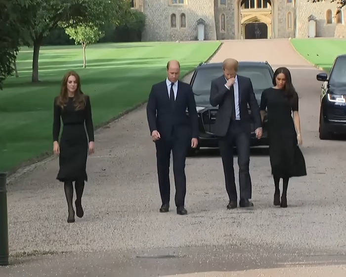 Kate Middleton’s ‘Inappropriate’ Look At Prince Harry In Resurfaced Video Fuels Buzz Kate Middleton’s ‘Inappropriate’ Look At Prince Harry In Resurfaced Video Fuels Buzz