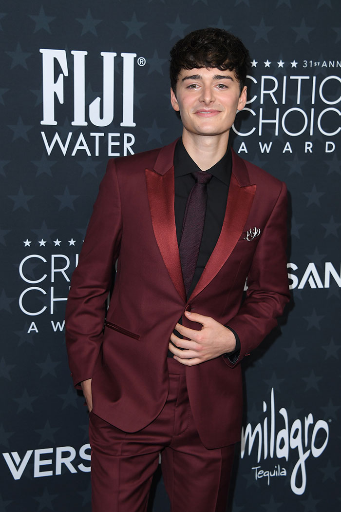 "She Should Know Better": Ariana Grande's Pic With Controversial Star Sparks Fiery Reactions "She Should Know Better": Ariana Grande's Pic With Controversial Star Sparks Fiery Reactions