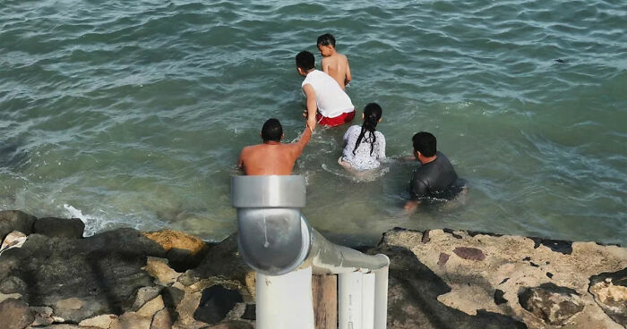 You Might Have To Look Twice At These 40 Street Photos