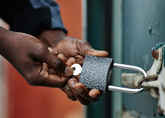 “Cancelled His Passport”: 50 Hilarious, Petty And Ridiculous Things People Did After A Breakup