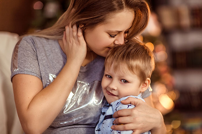 Woman Gobsmacked After Fam Refuses To Give Her &ldquo;Spoiled&rdquo; Kids Xmas Presents