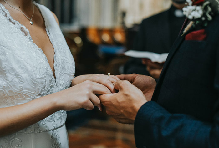 69 People Anonymously Share Secrets That Are Too Explosive People To Expose