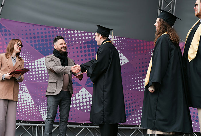 69 People Anonymously Share Secrets That Are Too Explosive People To Expose