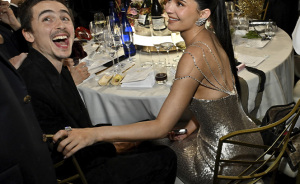 Kylie Jenner’s “Weird” Golden Globes Seat Photo Sparks Heated Debate Online