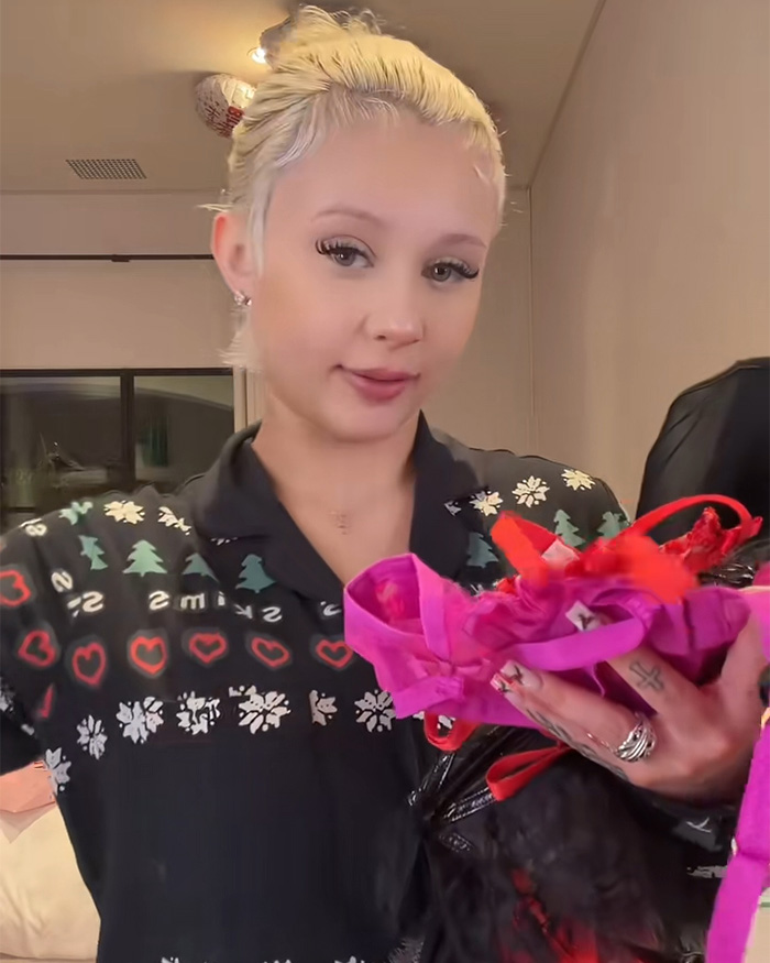 Travis Barker's Daughter Reignites Controversy With Racy Photos After Dad's Intimate Gifts Sparked Backlash