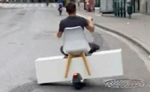 95 Bizarre Photos That Perfectly Encapsulate What It’s Like To Live In Brussels