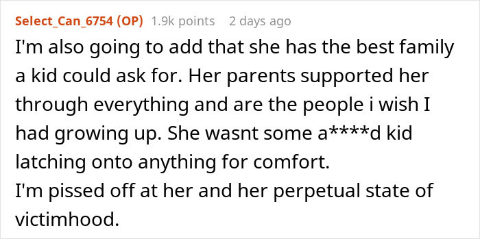 Screenshot of a Reddit comment discussing fianc&eacute;e&rsquo;s obsession with her bully and its impact on relationships and victimhood.
