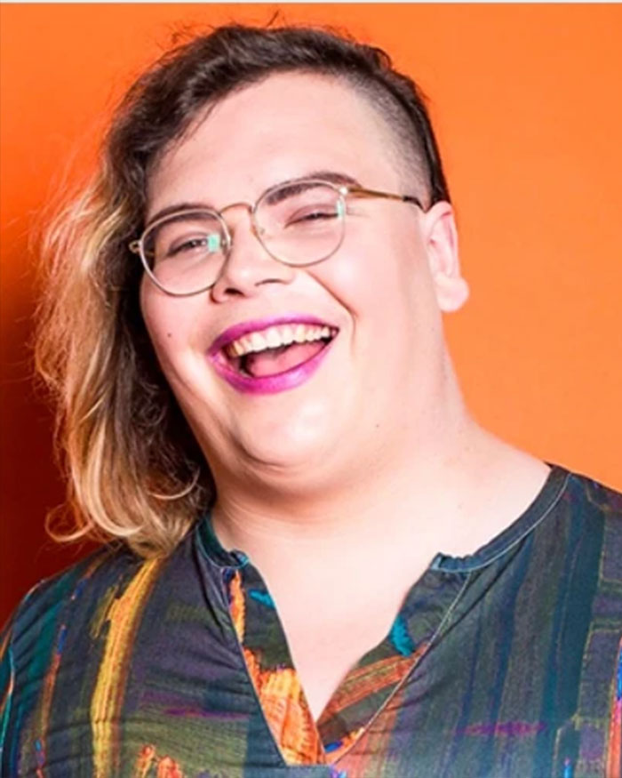 Comediante trans provoca indignação em massa por seus comentários perturbadores sobre crianças Comediante trans provoca indignação em massa por seus comentários perturbadores sobre crianças