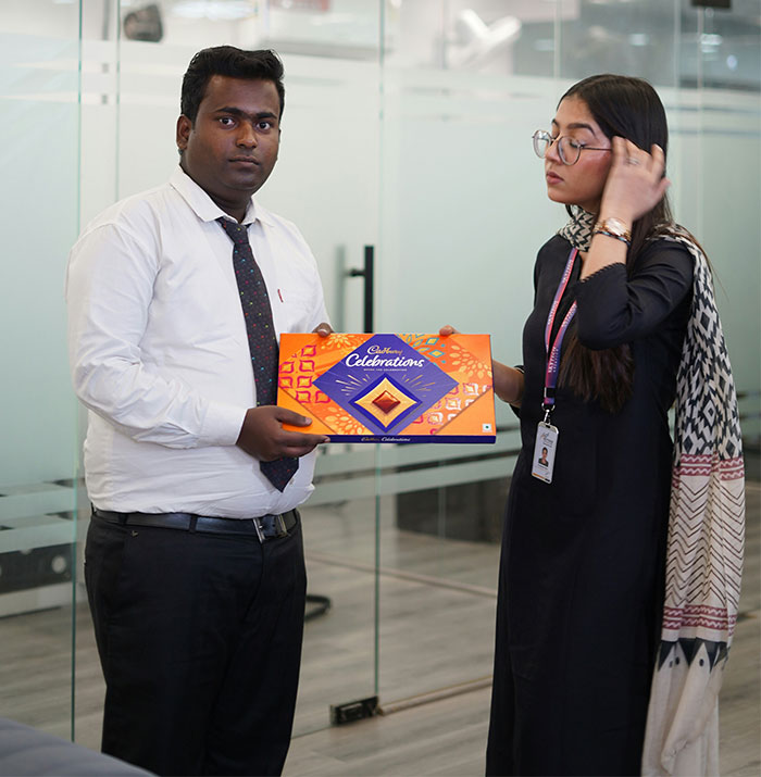 Woman Refuses To Chip In $50 For Horrible Coworker&rsquo;s Retirement Gift, Sparks Outrage