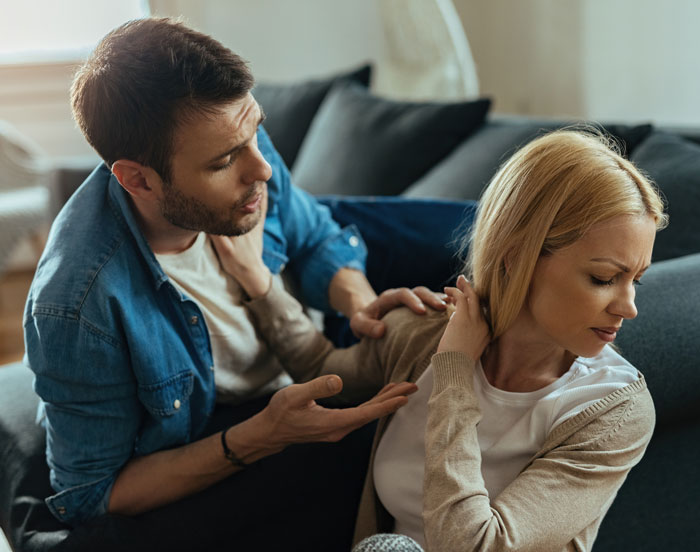 Boyfriend Laughs As Vegetarian Girlfriend Pukes In The Bathroom: "I Knew You’d Like Meat More" Boyfriend Laughs As Vegetarian Girlfriend Pukes In The Bathroom: "I Knew You’d Like Meat More"
