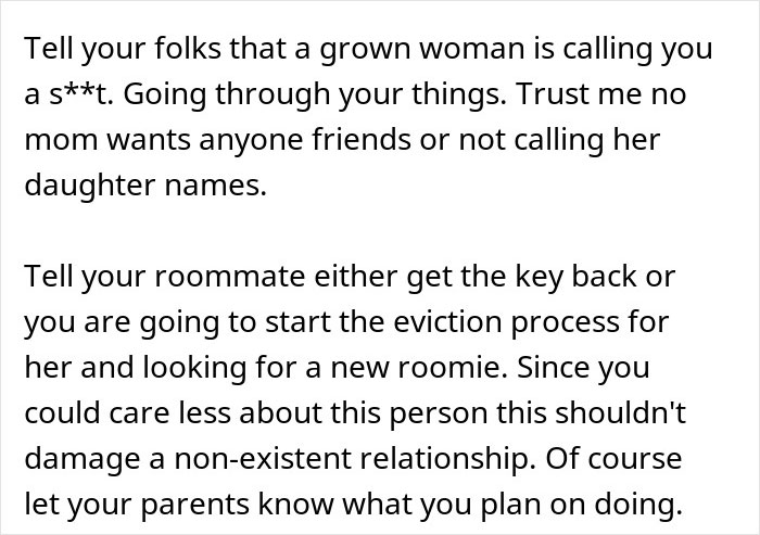 Text message discussing a woman upset about roommate&rsquo;s parents using a spare key and acting like babysitters.