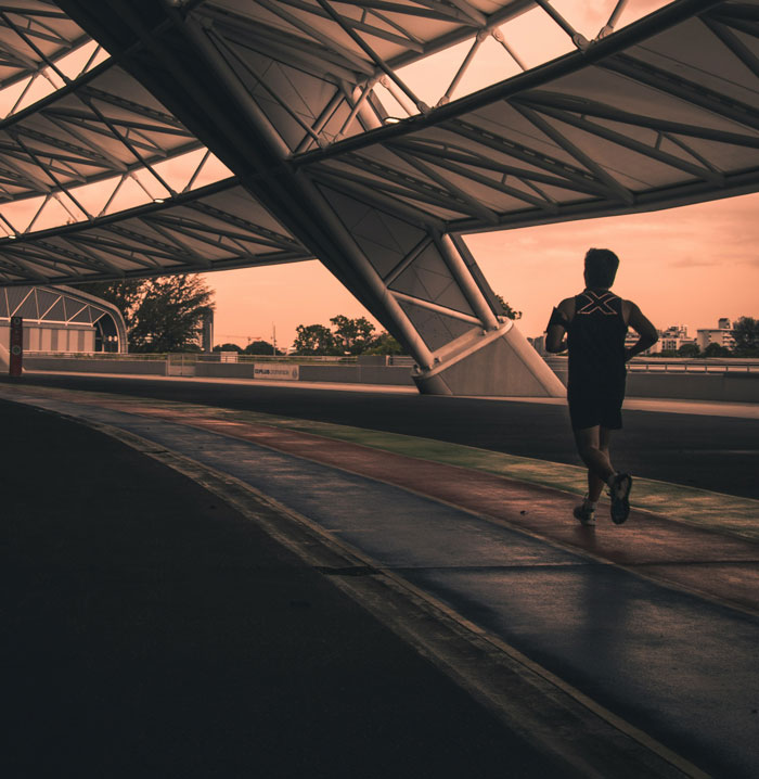 “It Is Quite Sad”: 71 People Who Have Dated Out Of Their League Share How It Turned Out