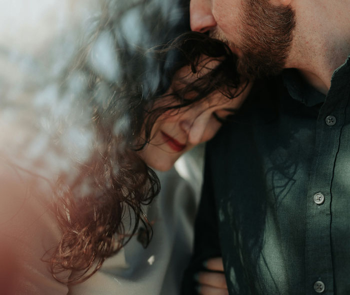 “It Is Quite Sad”: 71 People Who Have Dated Out Of Their League Share How It Turned Out