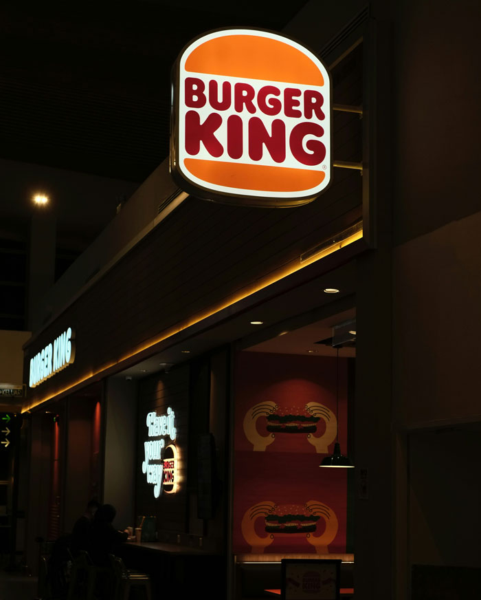 “Don’t Eat The Food”: 32 Airport Secrets From Insiders And Regular Flyers