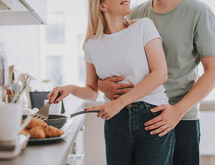 “It Is Quite Sad”: 71 People Who Have Dated Out Of Their League Share How It Turned Out