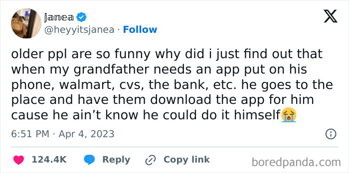Tweet about boomers struggling with technology, sharing a story of an elderly man needing help downloading apps on his phone.