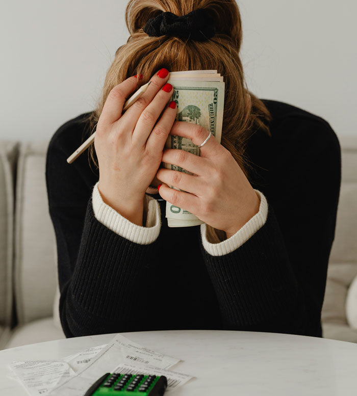 Homem cancela casamento depois de descobrir que noiva está escondendo segredos dele