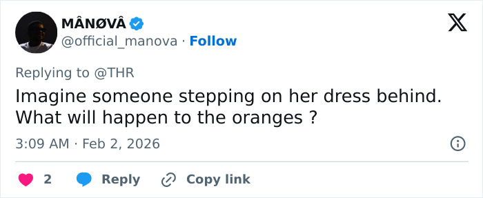 Tweet text about stepping on a dress with oranges, related to Jamie Foxx&rsquo;s Grammy red carpet weird moment with Chappell Roan.
