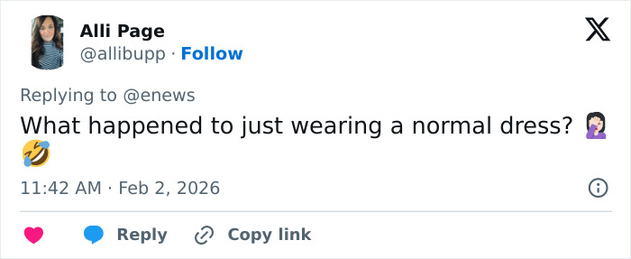 Screenshot of a Twitter user questioning Heidi Klum's controversial Grammys dress after fierce backlash.