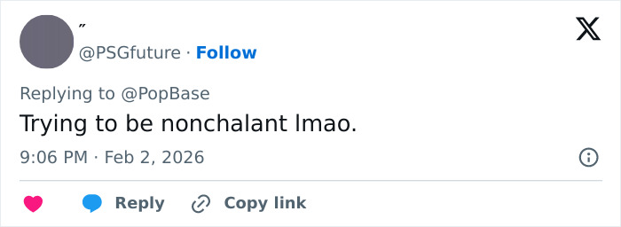 Social media reaction showing user replying to a post about Chappell Roan's Grammys look controversy and her response.