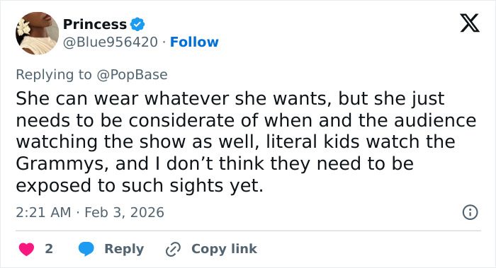 Twitter user commenting on Chappell Roan Grammys look sparking outrage and discussions about audience appropriateness.