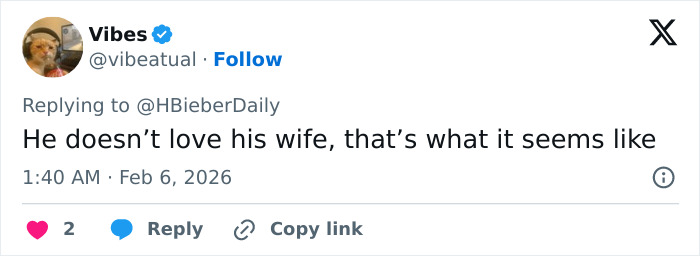 Tweet screenshot showing a user commenting on Justin and Hailey Bieber's Super Bowl tense moment decoded by lip reader.
