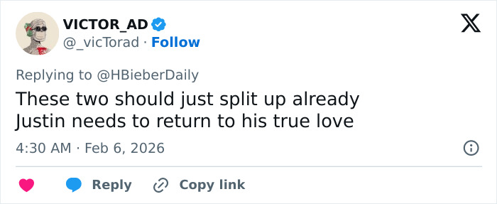 Screenshot of a Twitter reply urging Justin Bieber to return to his wife, amid fans' complaints about his Grammys exit.