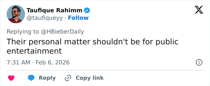 A tweet responding to Justin and Hailey Bieber’s Super Bowl tense moment with a comment on privacy and public entertainment.