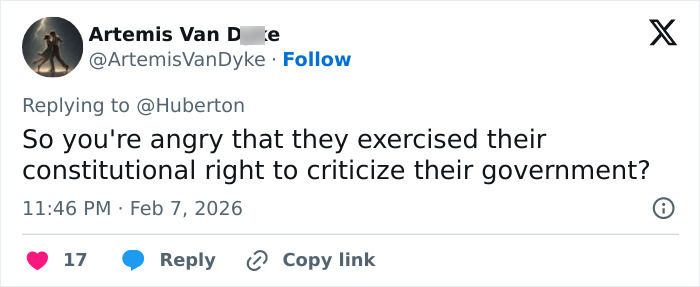 Screenshot of a Twitter reply discussing constitutional rights amid the backlash and threats related to Amber Glenn’s beliefs.