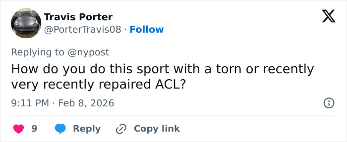 Tweet from Travis Porter asking about playing sport with a torn or recently repaired ACL following Lindsey Vonn crash update.