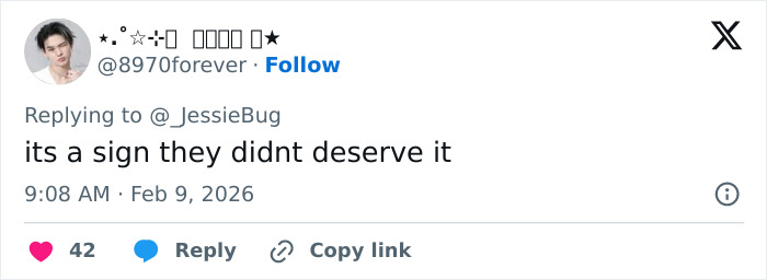 Tweet by user @8970forever replying to @_JessieBug about broken Olympic medals ordered from TEMU, posted on Feb 9, 2026.