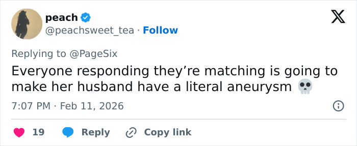 Tweet about Blake Lively and Justin Baldoni's hilariously awkward fashion faux pas during their first court showdown.