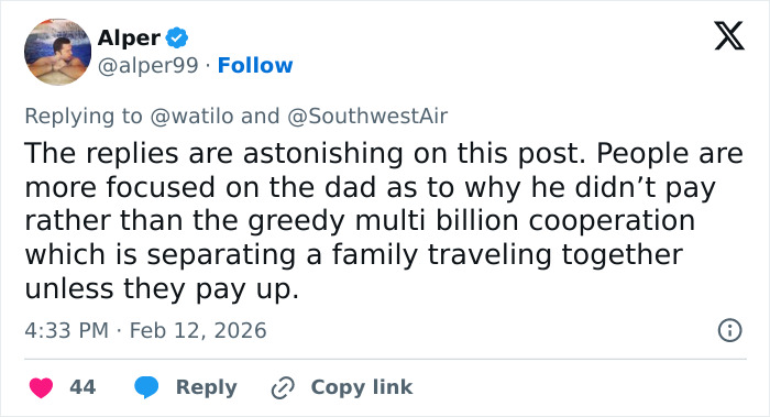 Tweet reacting to Southwest seating toddler away from mom over extra fee, criticizing airline's family seating policy.