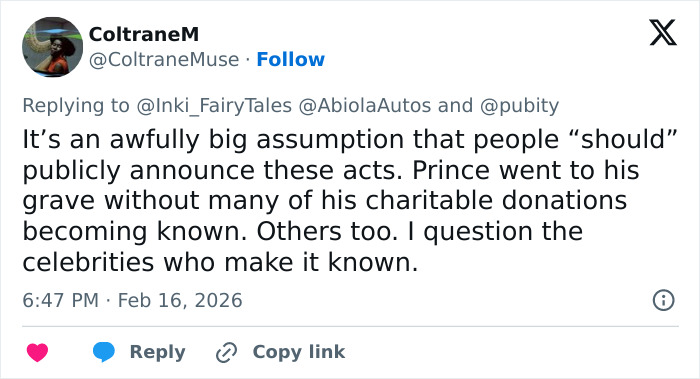 Tweet discussing public reactions to 'The Big Bang Theory' star Kunal Nayyar&rsquo;s GoFundMe revelation and celebrity charity transparency.