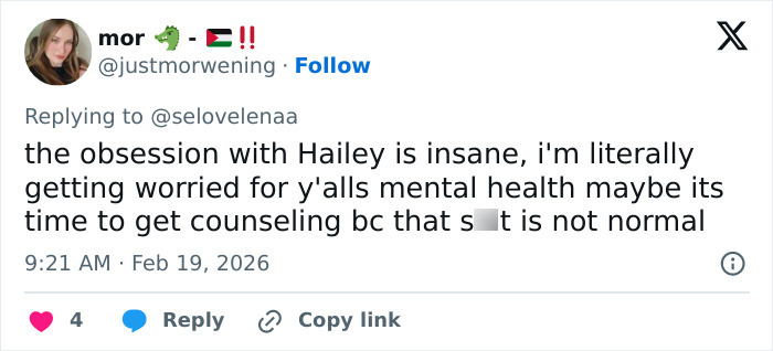 Tweet discussing skepticism about Hailey Bieber&rsquo;s claim related to her toddler son and labeling it pathological liar behavior.