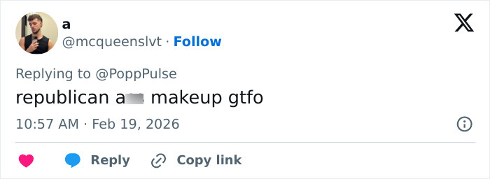 Nicki Minaj’s dramatic new look in a bold outfit with vibrant hair, sparking explosive reactions on social media.