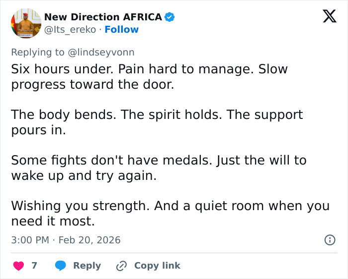 Tweet expressing support and strength following Lindsey Vonn's broken leg and fifth surgery recovery.