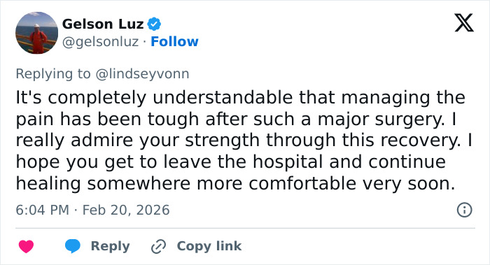 Twitter reply expressing support for Lindsey Vonn's recovery following her fifth broken leg surgery.