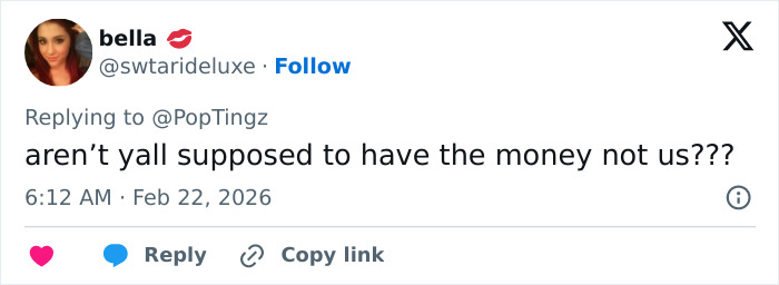 Twitter user replying to GoFundMe controversy with a comment criticizing wealthy people asking for money online.