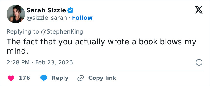 Tweet reply to Stephen King, highlighting backlash after false claim about Donald Trump, with social media interaction icons.