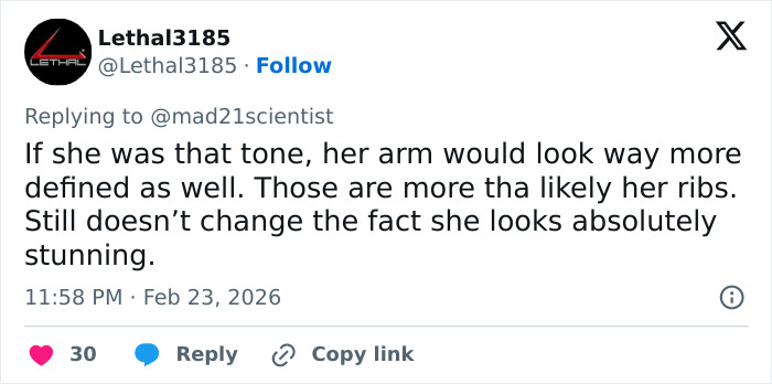 Tweet discussing Sadie Sink’s BAFTA look focusing on her ribs and the divided reactions it sparked online.