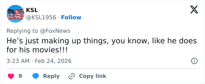 Tweet reply to Fox News criticizing Stephen King for making false claims about Donald Trump’s actions and statements.